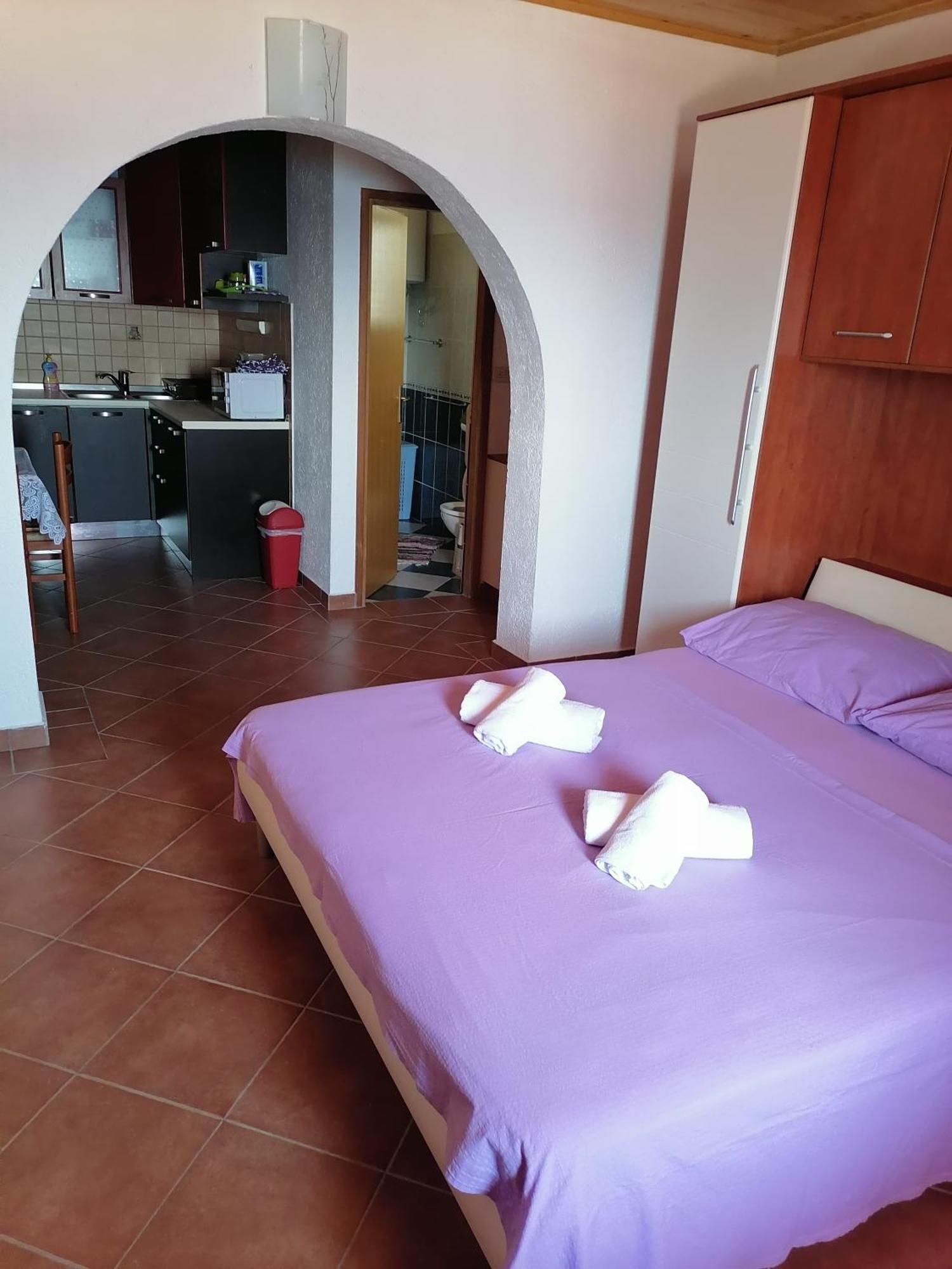Apartmani Iva Tribanj-Kruscica Habitación foto